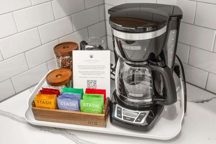 Building Photo - 1716 8th Ave S