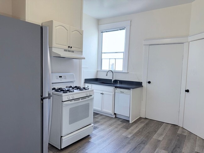 Building Photo - 12th Ave 1340-1342