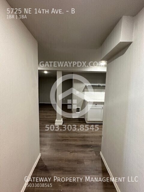 Building Photo - 5725 NE 14th Ave