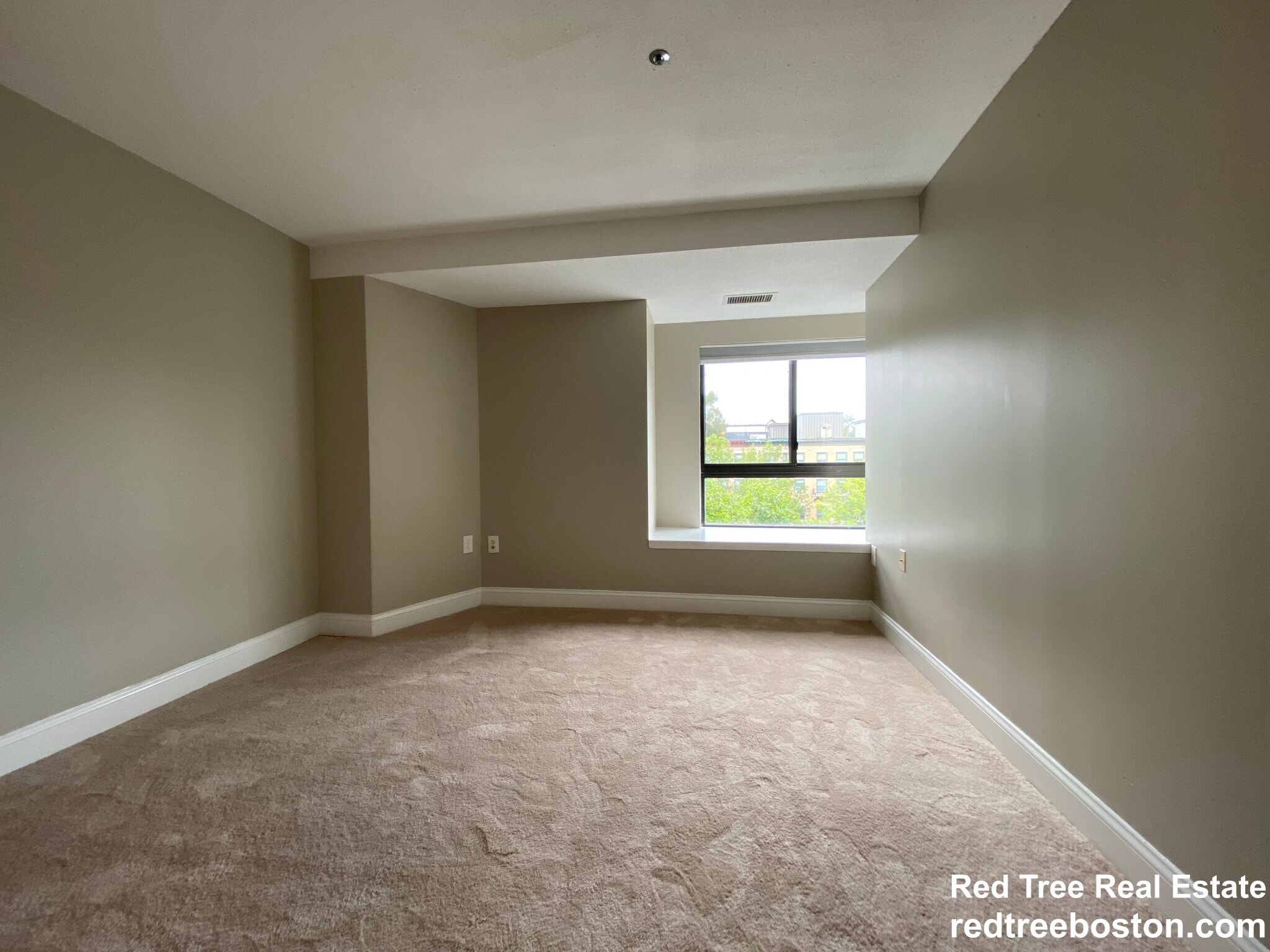 Building Photo - 1111 Beacon St