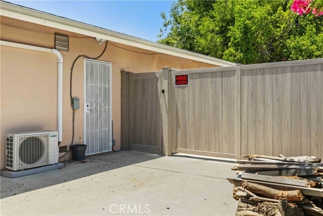 Building Photo - 16577 Knollwood Dr