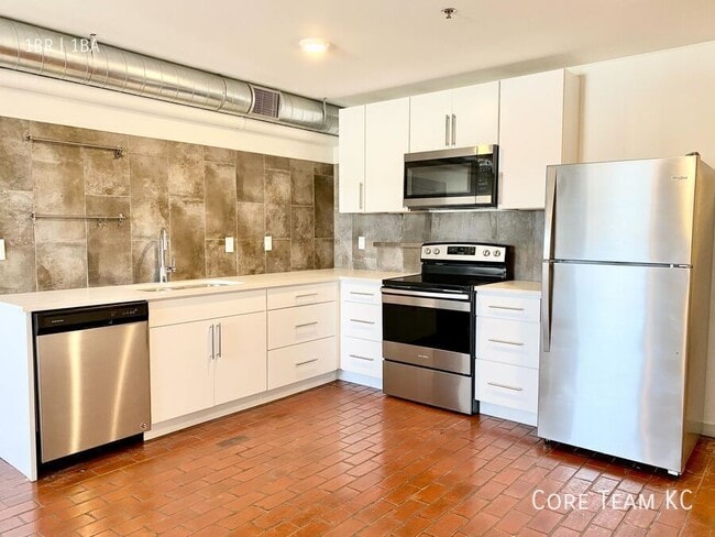 Building Photo - 1180 E 30th St