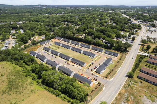 Building Photo - 3 bedroom 2.5 Bath Unfurnished Townhome fo...