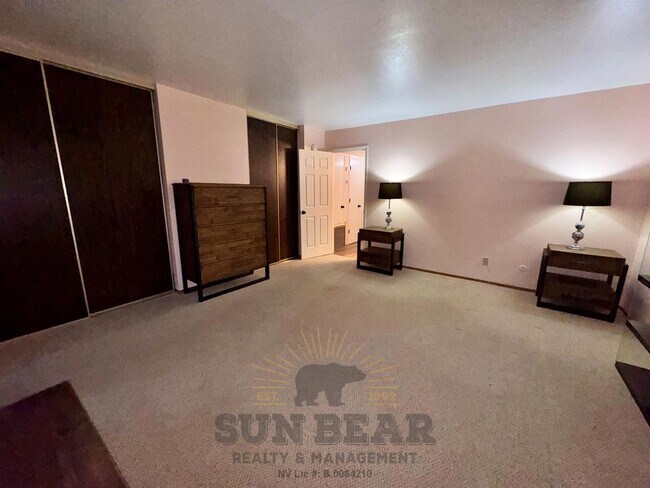 Building Photo - 3 Bedroom in Central Location in Incline!