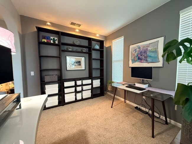 Building Photo - Beautiful 3bd/2ba Natomas Home with 2 Car Garage!