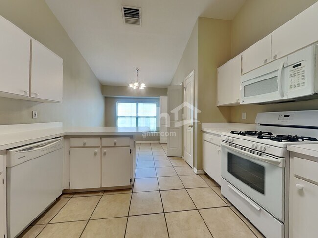 Building Photo - 1750 Kirtley Dr