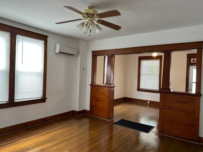 Building Photo - 239 N Stratton St