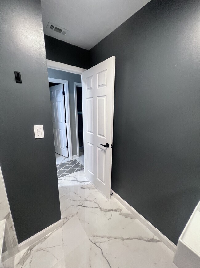 Building Photo - 3320 NW 24th Ave