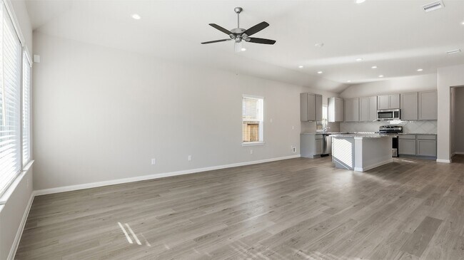 Building Photo - 3918 Sugardale St