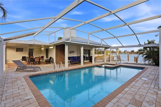 Building Photo - 339 Landmark St