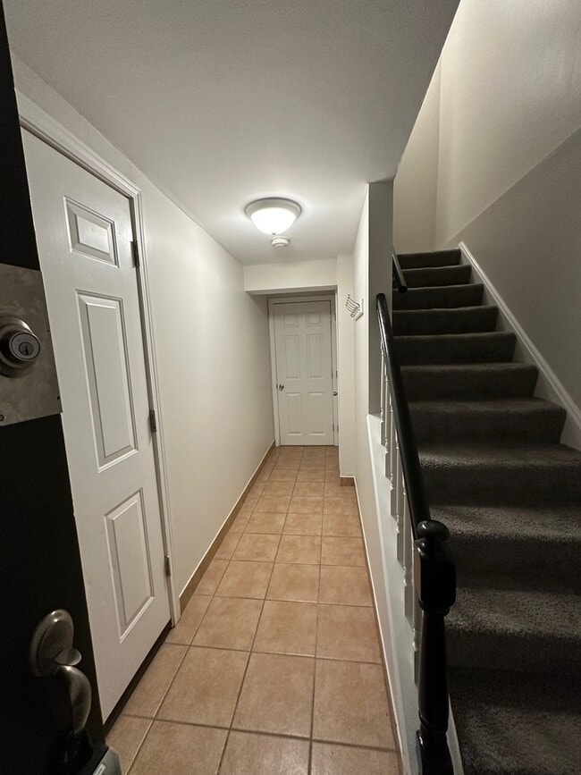 Building Photo - 1919 Finchley Ct