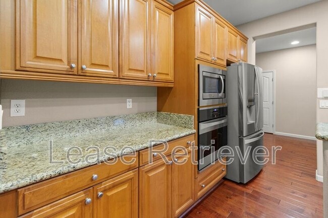 Building Photo - 265-269 S Sonrisa St