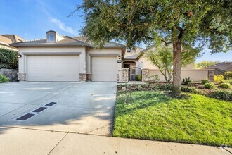 Building Photo - Gorgeous Single Story Home with a Sparklin...