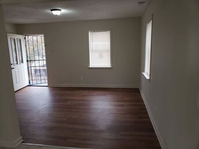 Building Photo - 2066 Farrington St