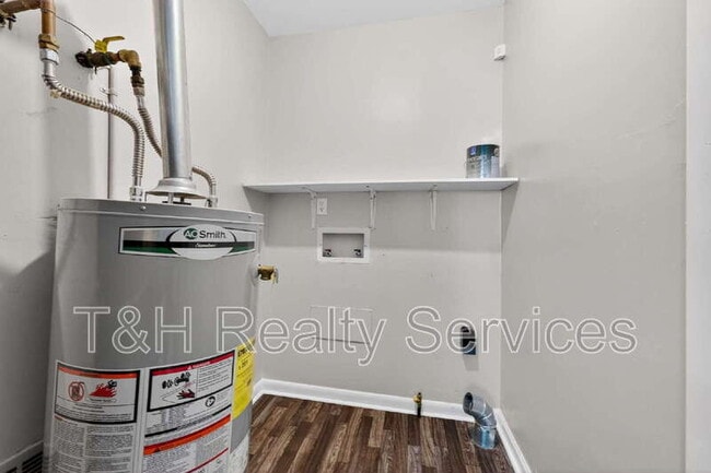 Building Photo - 1655 Walker Ave