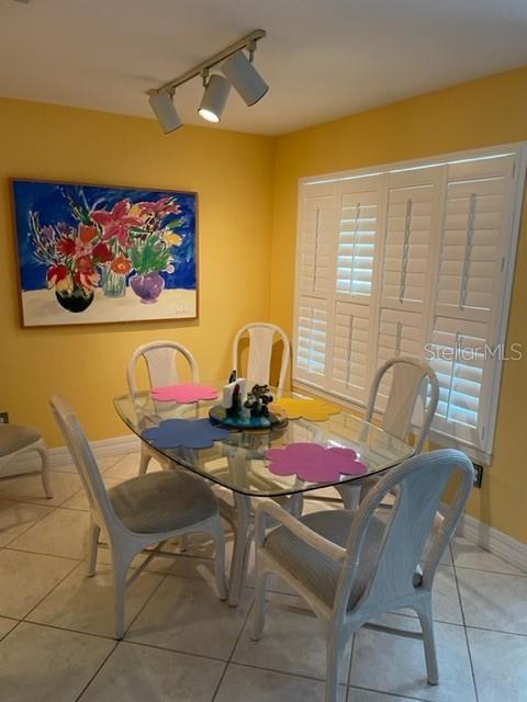 Building Photo - 850 S Tamiami Trl