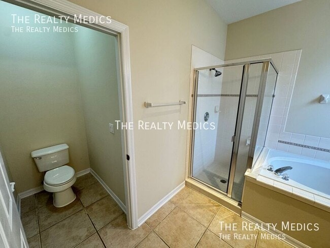 Building Photo - 2737 Scarborough Dr