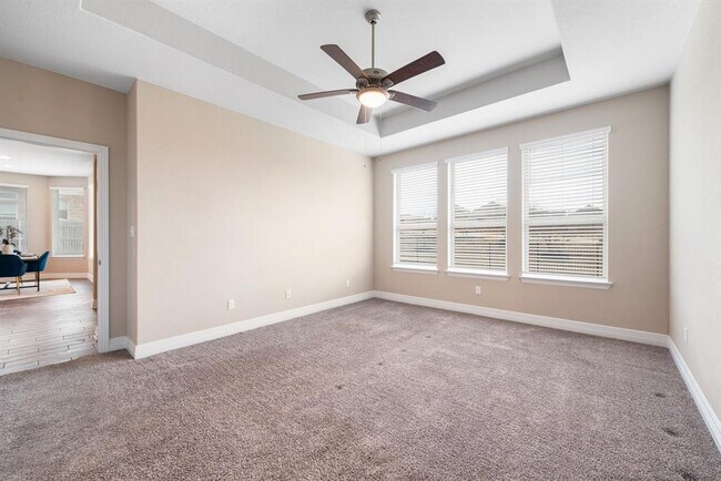 Building Photo - 521 Betony Lp