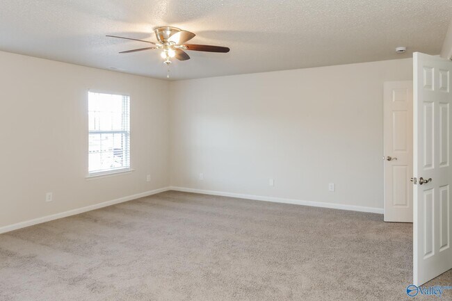 Building Photo - 4806 Inglewood Ct SE