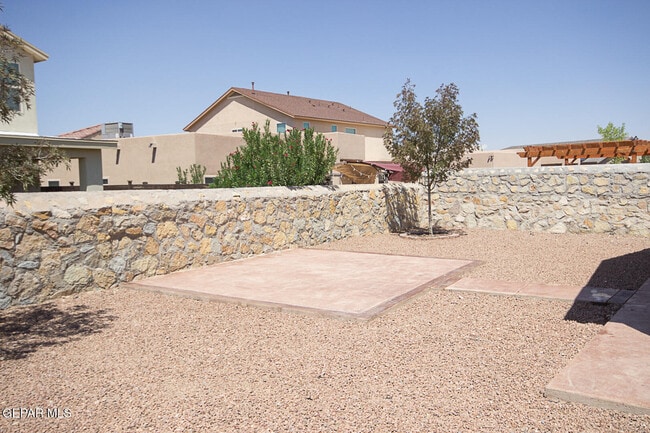 Building Photo - 3705 Loma Dante