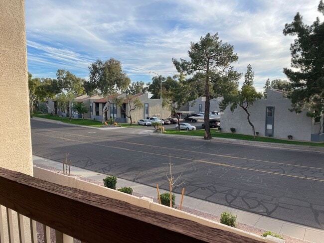 Building Photo - $1,550 2-3 Bedroom For Lease With Community Heated Pool & Spa in 85207!