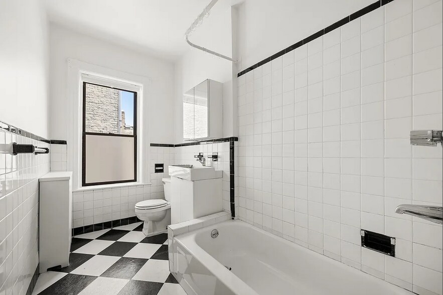 Building Photo - 503 3rd St