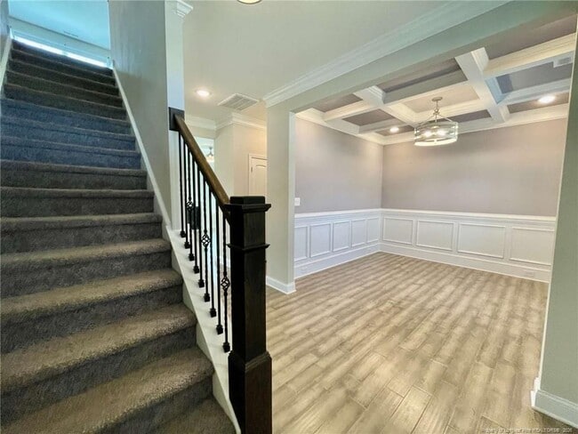 Building Photo - 5344 Debut Ave