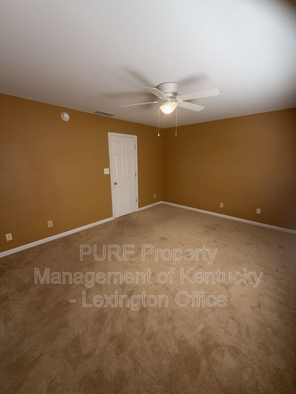 Building Photo - 4844 Clifford Cir