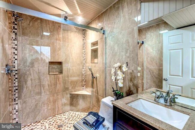 Building Photo - 13676 Barren Springs Ct