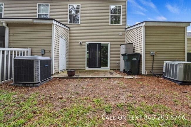 Building Photo - 1005 Summerhaven Pl