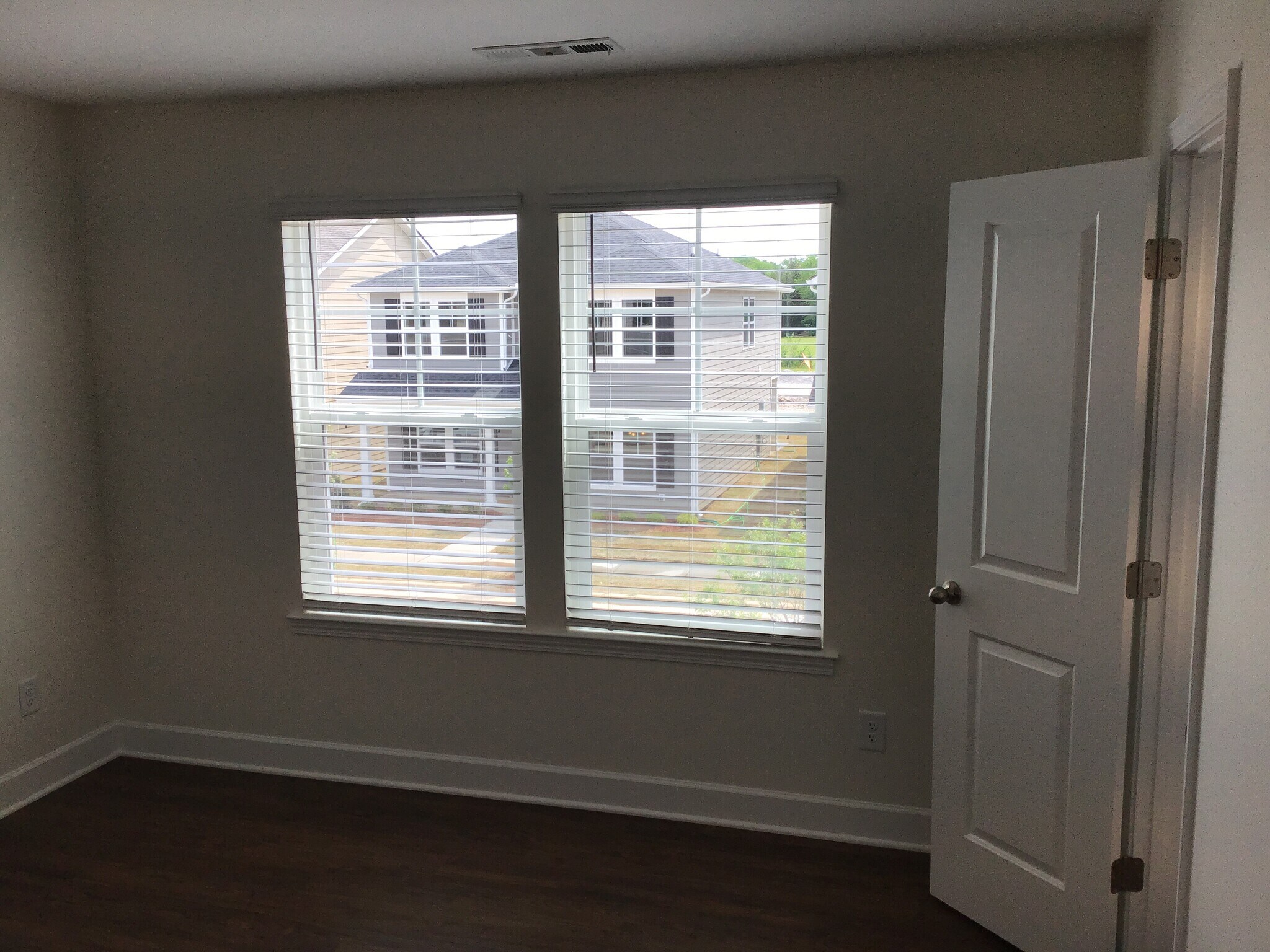 Building Photo - 4992 Chutney Dr