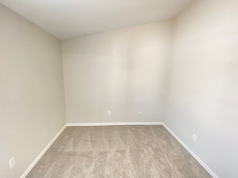 Building Photo - 132 Rose Hill Trail