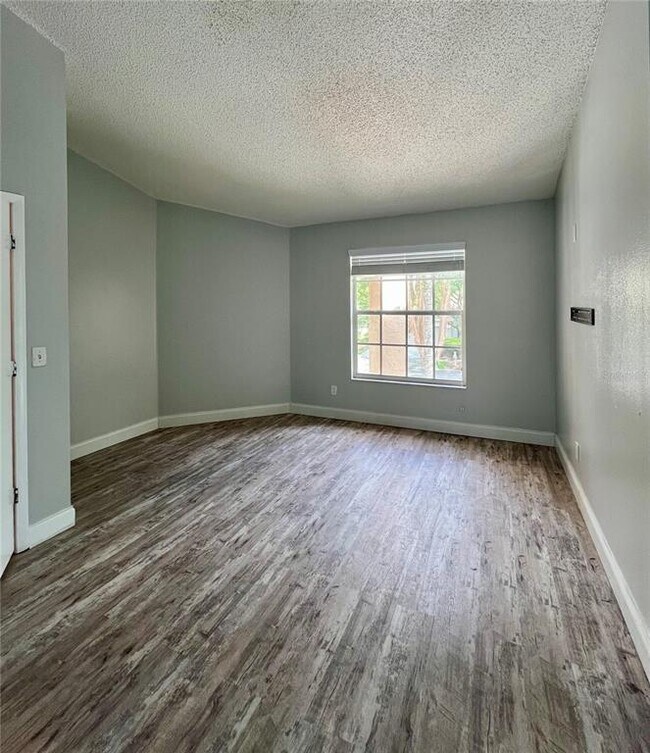 Building Photo - 9318 Heritage Oak Ct