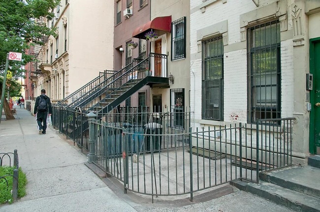 Building Photo - 2370 1st Ave