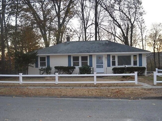 Primary Photo - 13 Columbine Rd