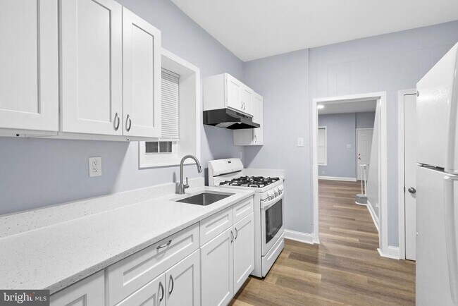 Building Photo - 3317 Kip St