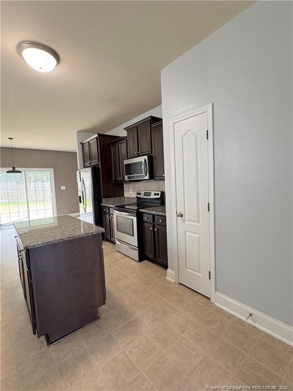 Building Photo - 260 Trenton Pl