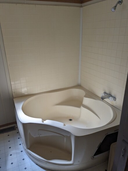 Building Photo - 4684 Rosemarie St