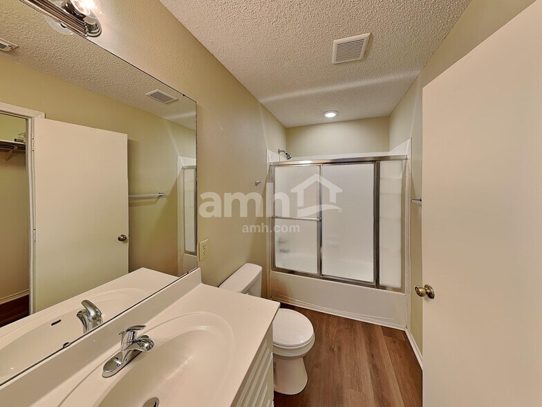 Building Photo - 8319 Tavern Pt