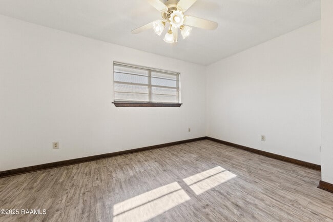 Building Photo - 202 Dublin Cir