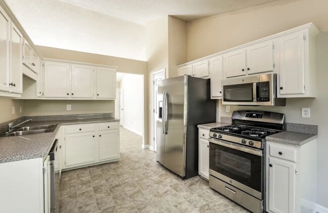 Building Photo - 4216 Sturbridge Dr