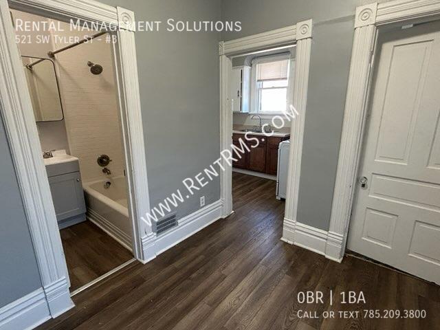 Building Photo - 521 SW Tyler St