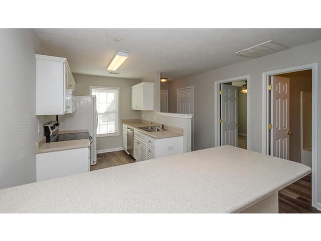 Building Photo - 663 Mickelson Way