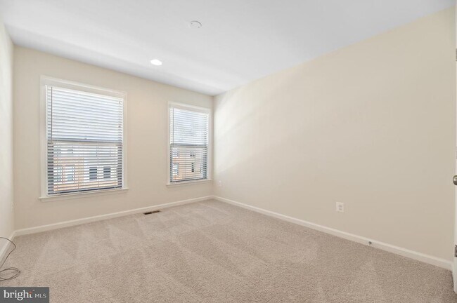 Building Photo - 42409 S Dogwood St