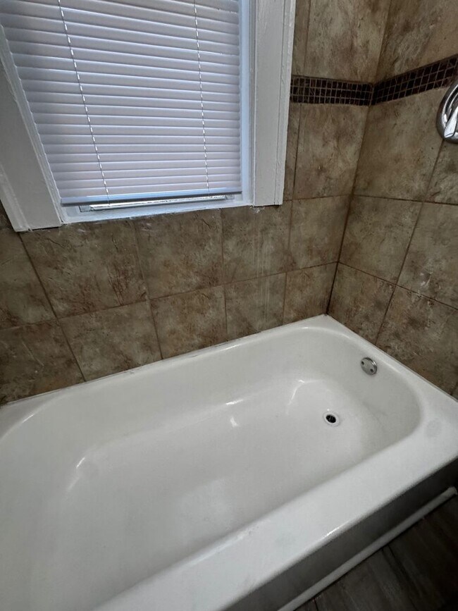 Building Photo - 395 E 152nd St