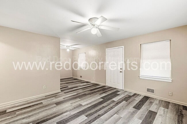 Building Photo - 3729 Kinnear Ave