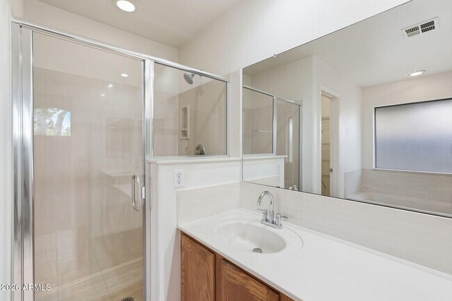 Building Photo - 457 S Meadows Dr