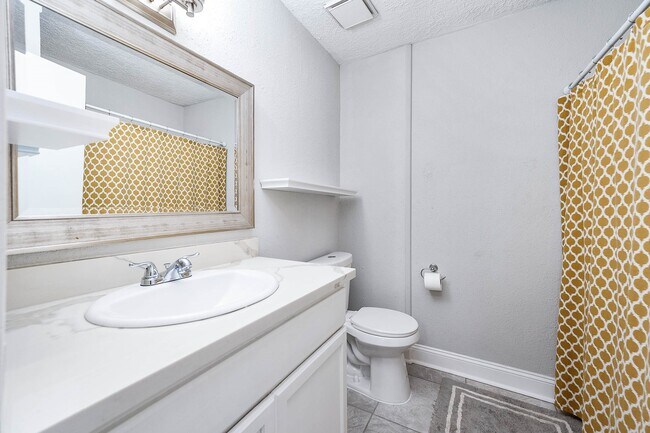 Building Photo - 12668 Newbrook Dr