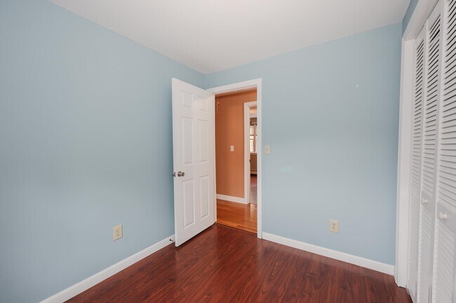 Building Photo - 81 Orchard Path Rd