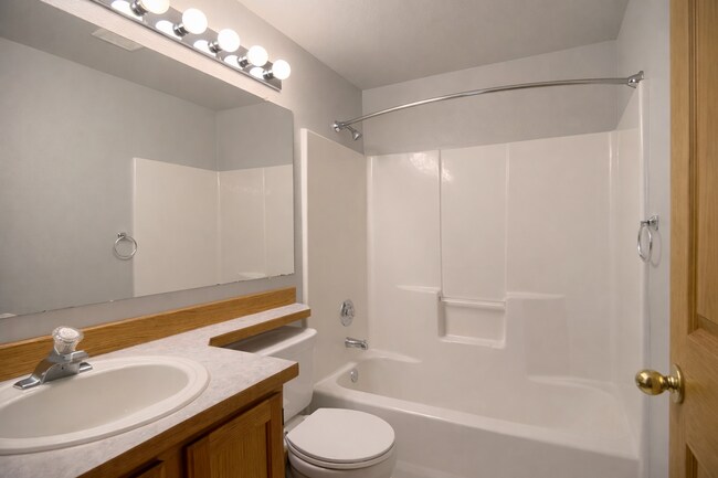 Building Photo - 2917 NW Watkins Ct